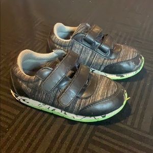 Cat & Jack Black and Green Velcro Shoes (9)